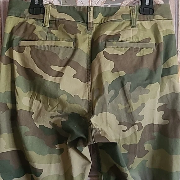 J. CREW Straight Leg Pants In Camo Size 4 - Picture 4 of 7